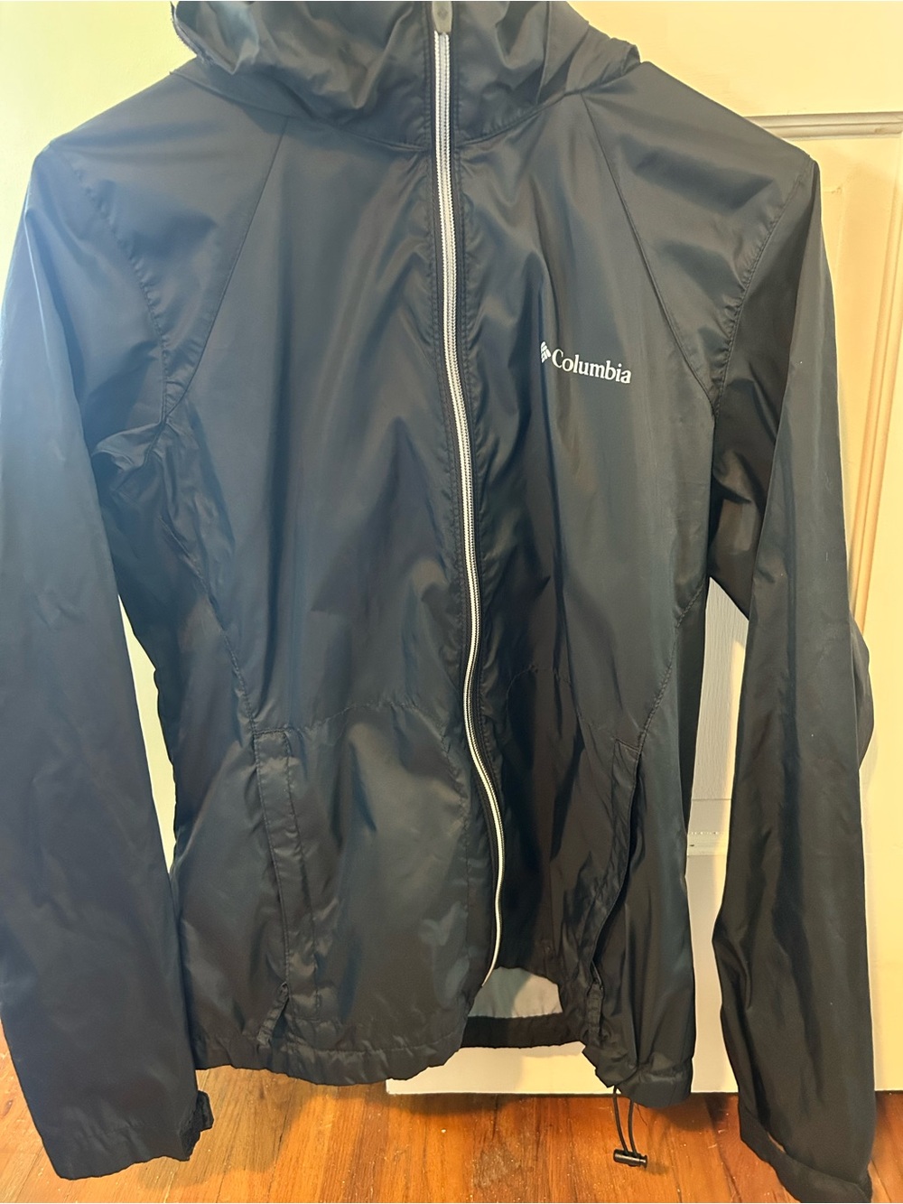 Columbia Black and Gray Hooded Shell Jacket Women’s Medium Great Shape